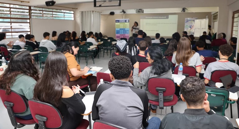 Notícia sobre a participação dos estudantes de Osasco nas Oficinas Participativas do Plano Plurianual, publicada no dia 09/06/2025